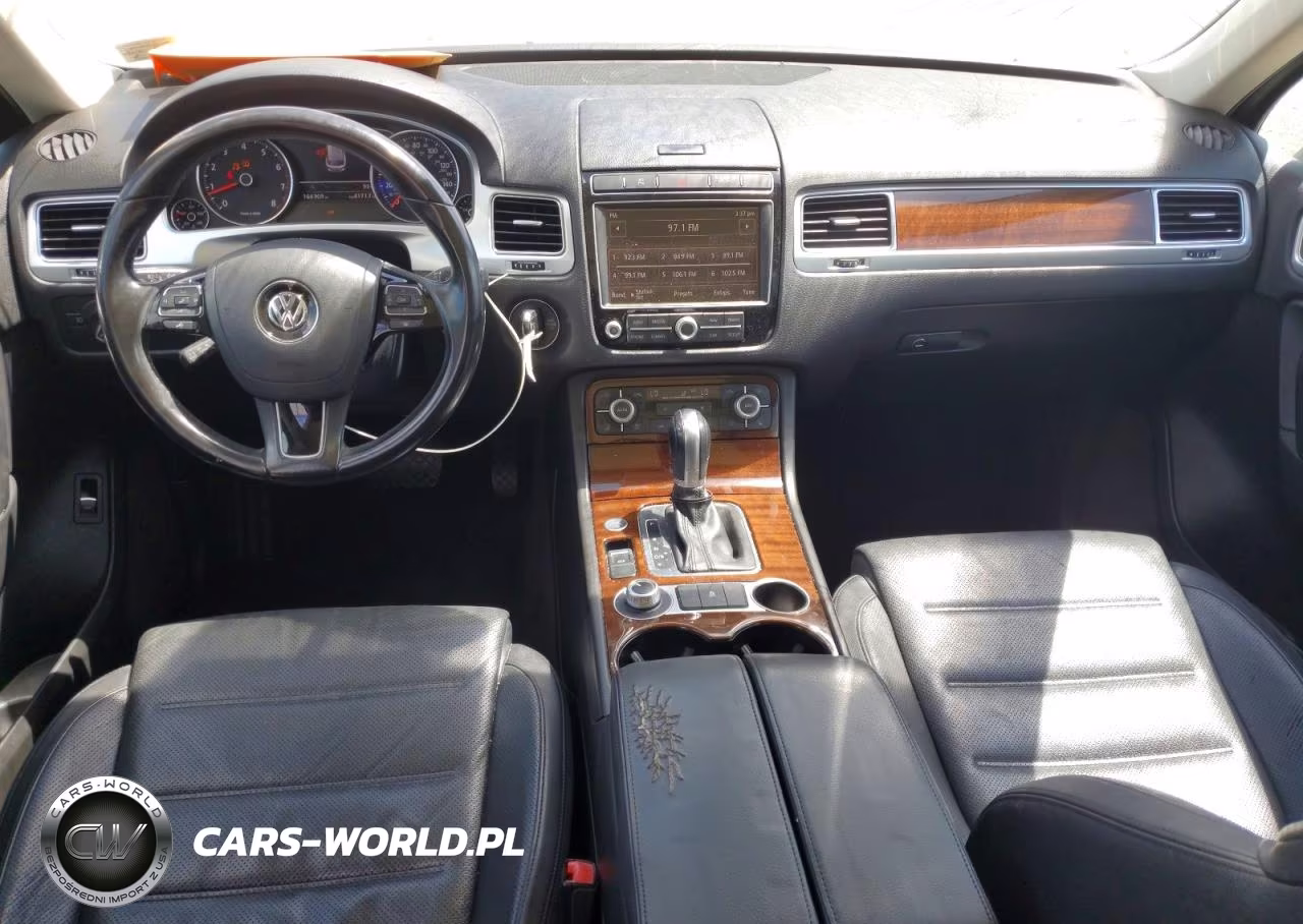 2016 Volkswagen Touareg Sport VIN:WVGEF9BPXGD001125 - 8