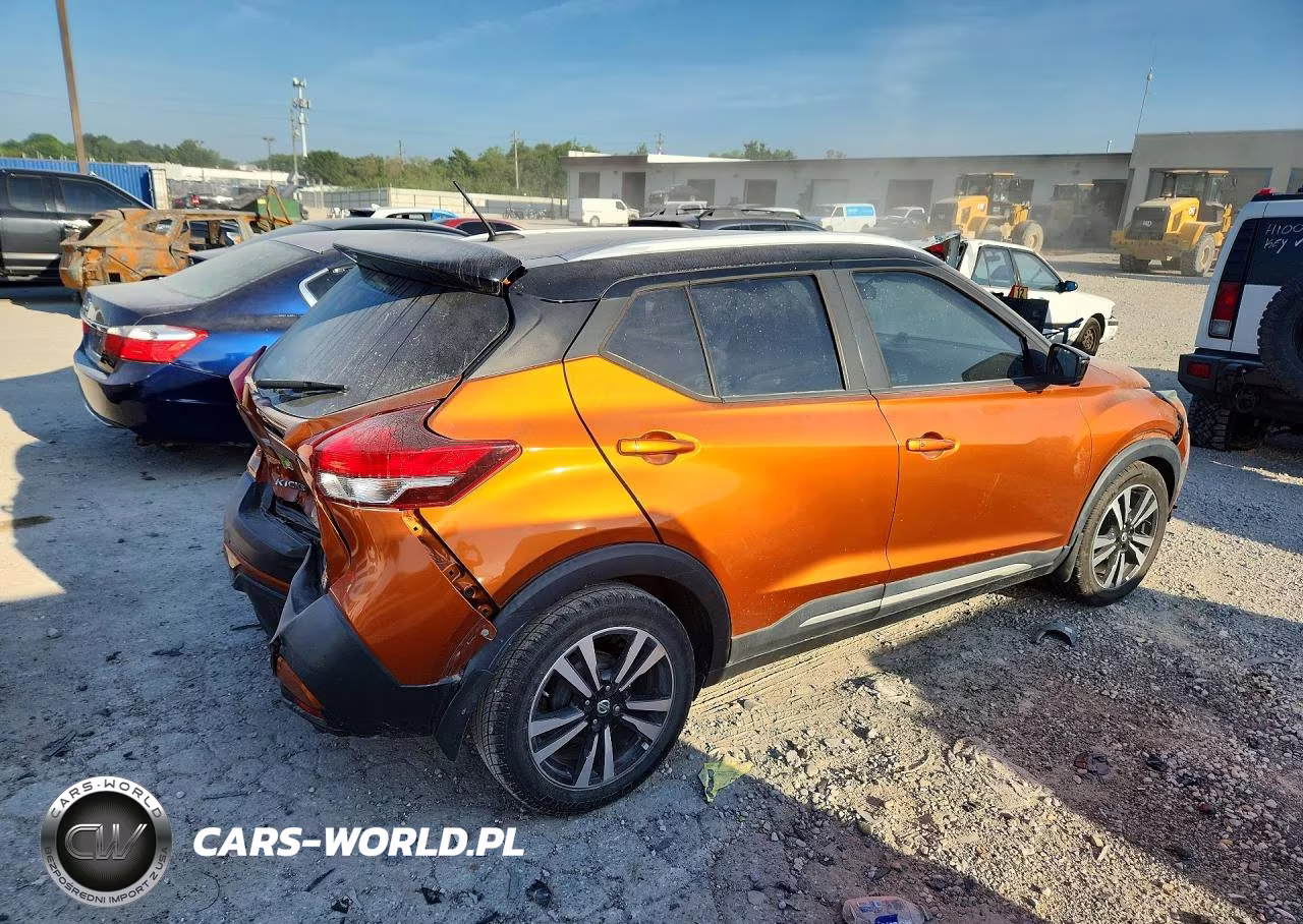 2018 Nissan Kicks Sr VIN:3N1CP5CU6JL511997 - 3