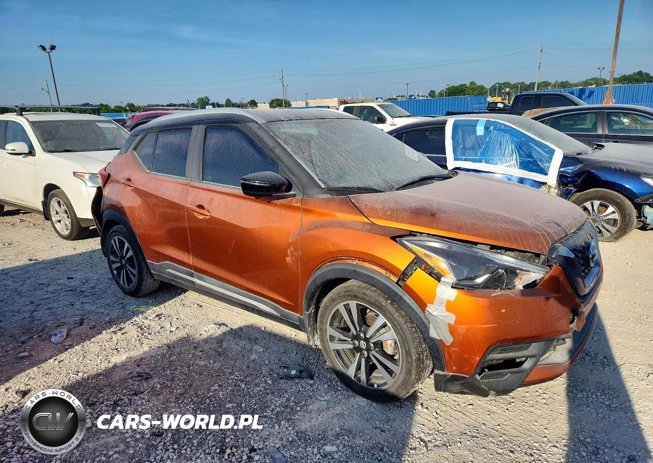 2018 Nissan Kicks Sr VIN:3N1CP5CU6JL511997 - 4
