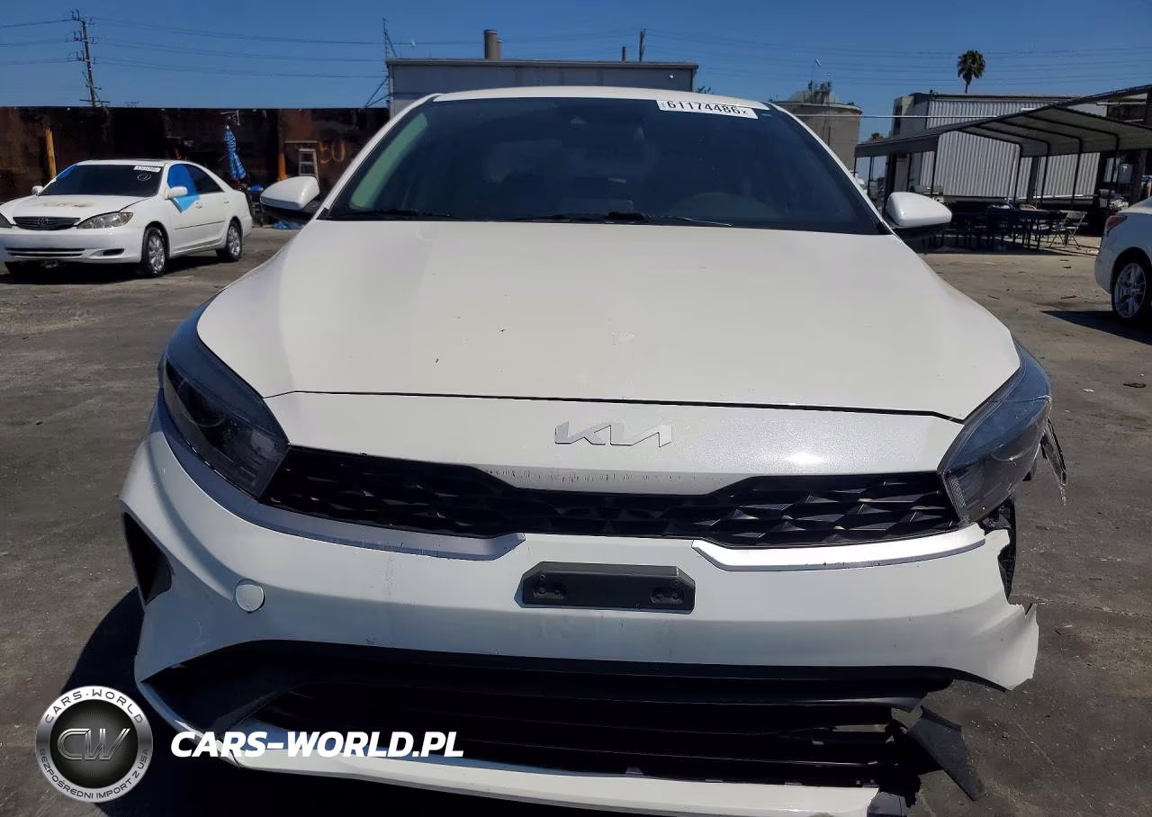 2022 Kia Forte Lxs VIN:3KPF24AD5NE501946 - 5