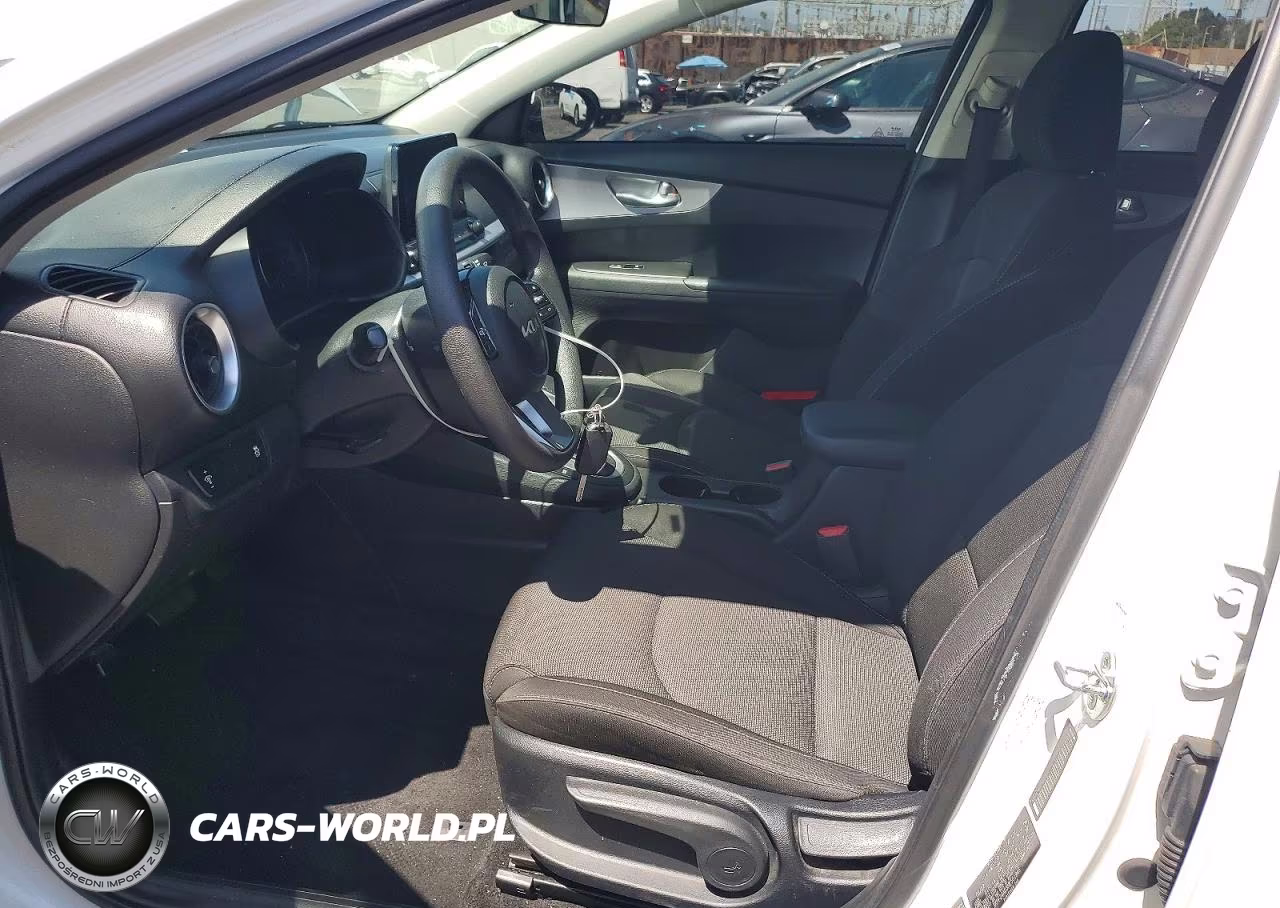 2022 Kia Forte Lxs VIN:3KPF24AD5NE501946 - 7
