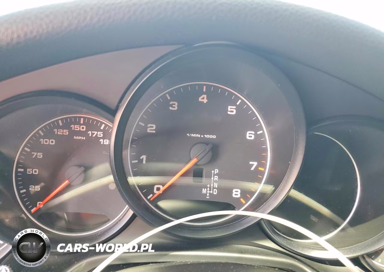 2016 Porsche Panamera 2 VIN:WP0AA2A76GL001736 - 9