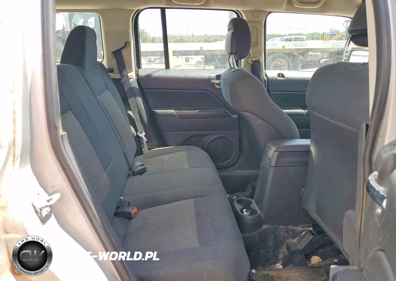 2010 Jeep Patriot Sport VIN:1J4NT2GB0AD529291 - 10