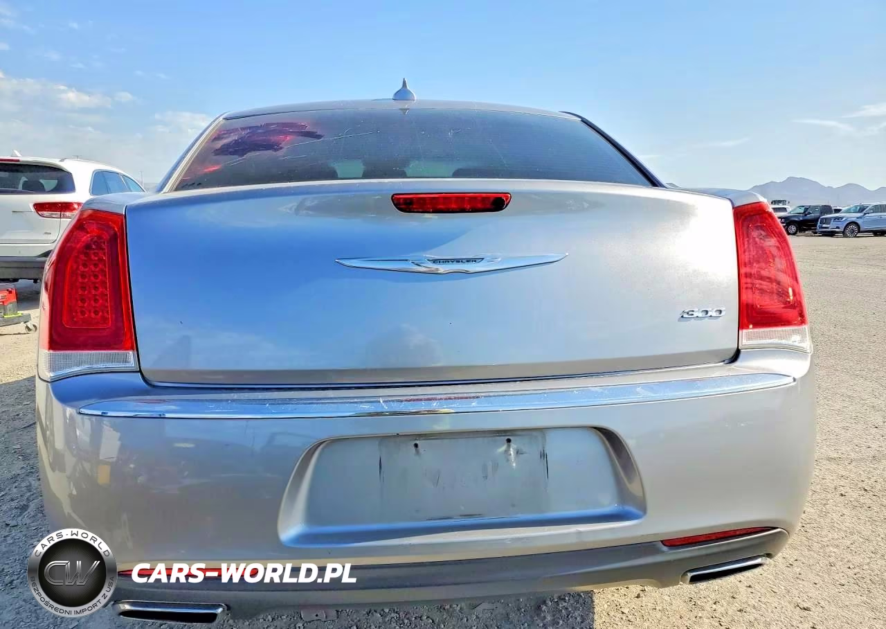 2015 Chrysler 300 Limited VIN:2C3CCAAG3FH792160 - 6