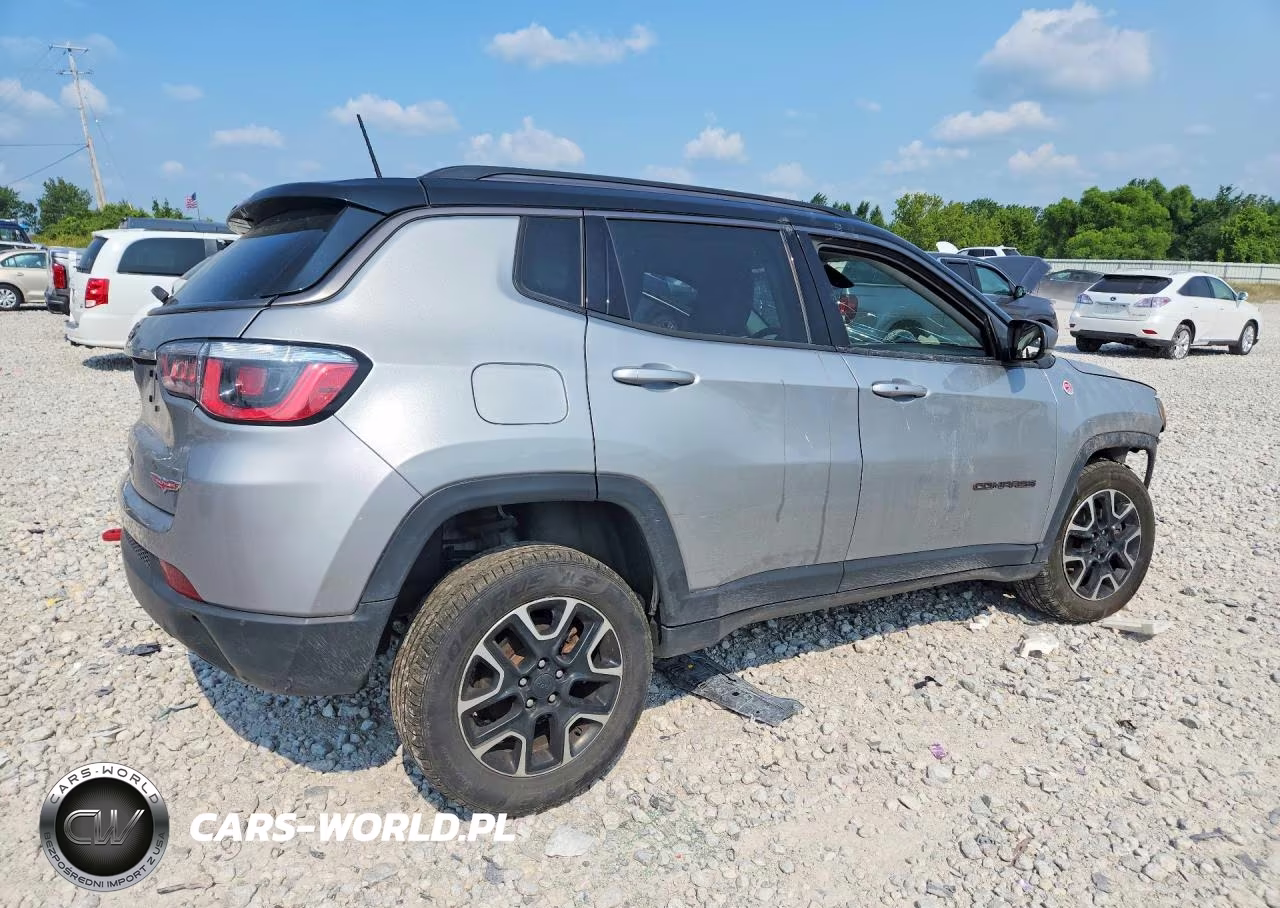 2019 Jeep Compass Trailhawk VIN:3C4NJDDB9KT790300 - 3