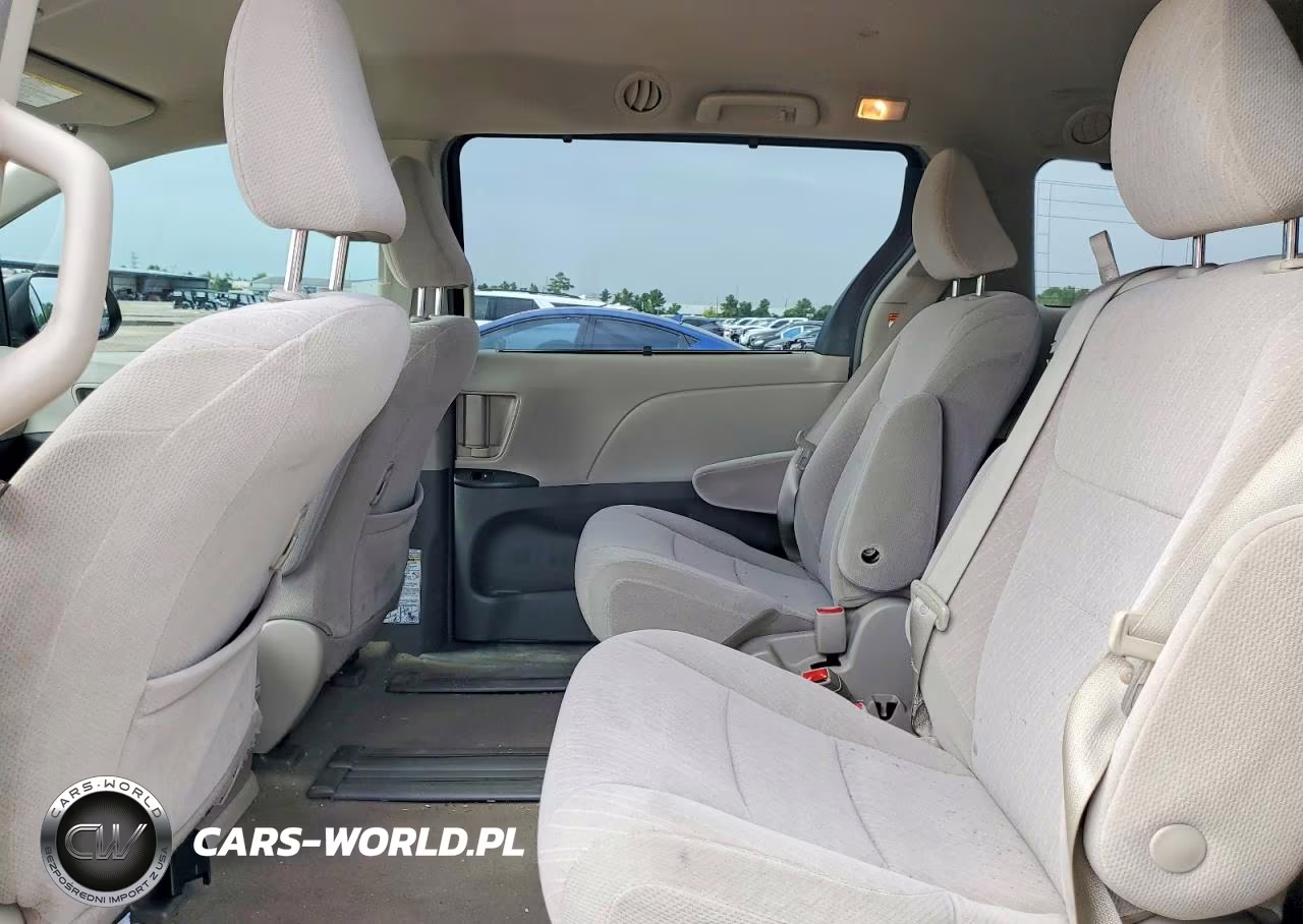 2019 Toyota Sienna Le VIN:5TDKZ3DC6KS981830 - 11