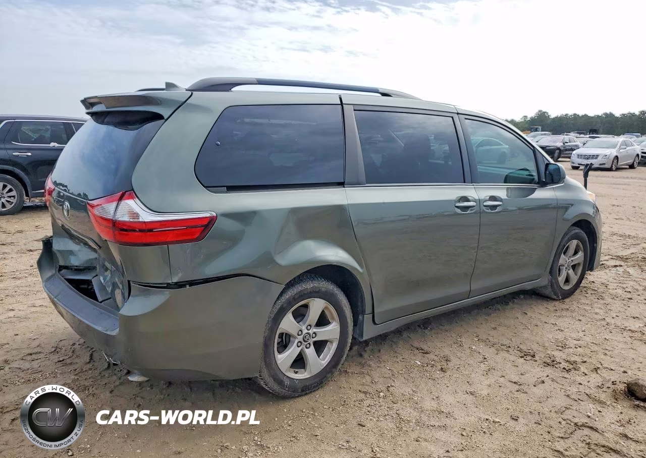 2019 Toyota Sienna Le VIN:5TDKZ3DC6KS981830 - 3