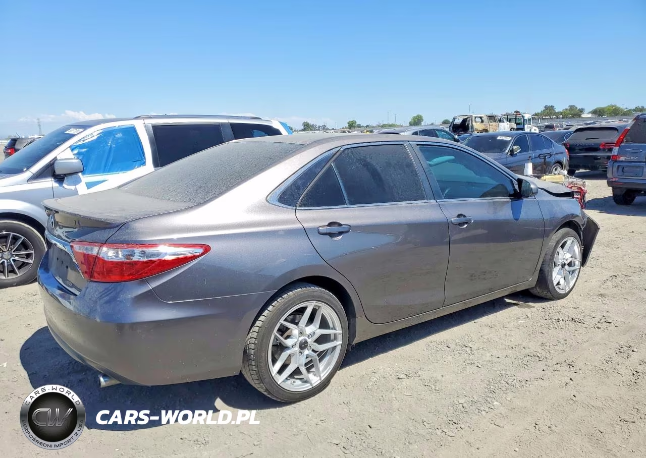 2016 Toyota Camry Se VIN:4T1BF1FK1GU244423 - 3
