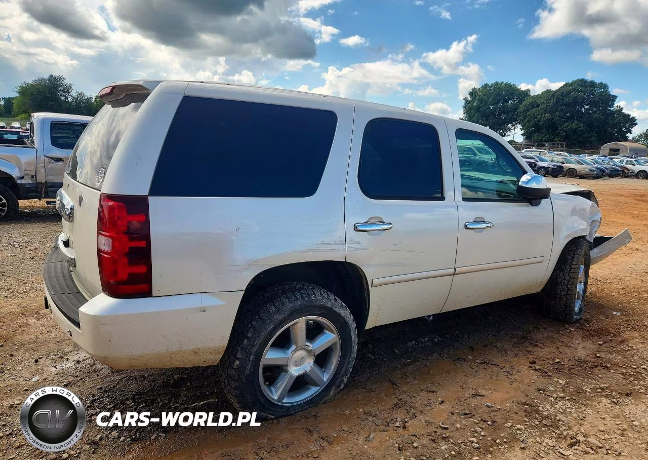 2008 Chevrolet Tahoe C1500 VIN:1GNFC13048R251251 - 3