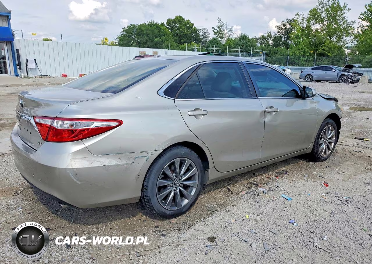 2015 Toyota Camry Xle VIN:4T1BF1FK0FU996340 - 3