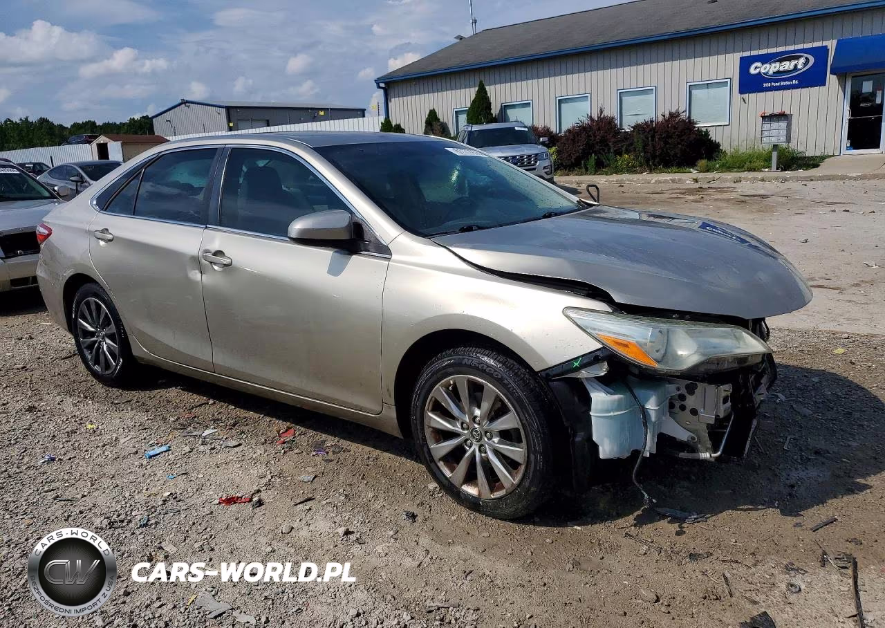 2015 Toyota Camry Xle VIN:4T1BF1FK0FU996340 - 4