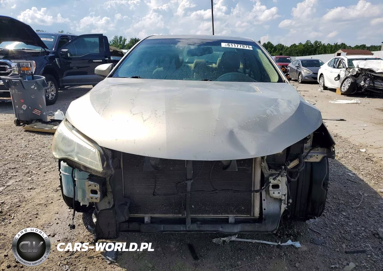2015 Toyota Camry Xle VIN:4T1BF1FK0FU996340 - 5
