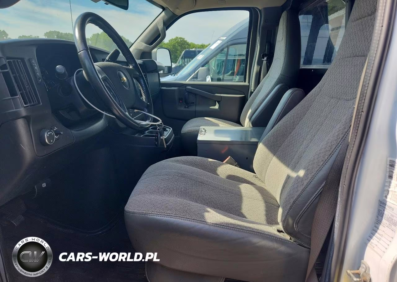 2022 Chevrolet Express G2500 VIN:1GCWGAFP2N1167882 - 7