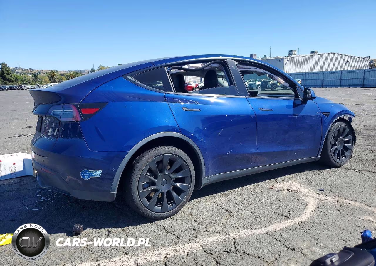 2020 Tesla Model Y VIN:5YJYGDEE8LF033957 - 3