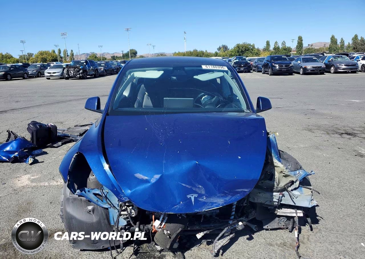 2020 Tesla Model Y VIN:5YJYGDEE8LF033957 - 5