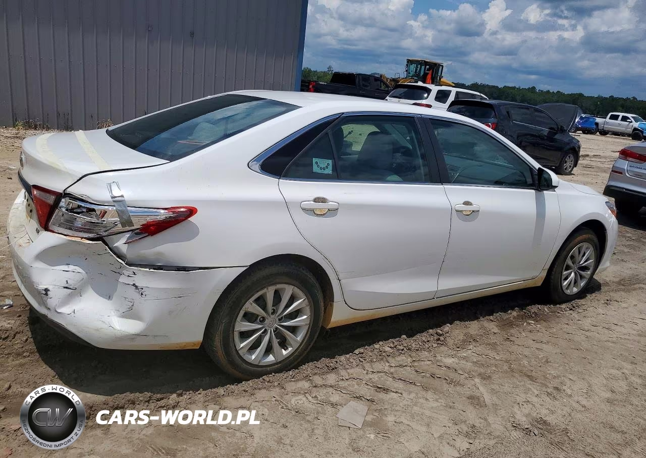 2017 Toyota Camry Le VIN:4T1BF1FK3HU408370 - 3