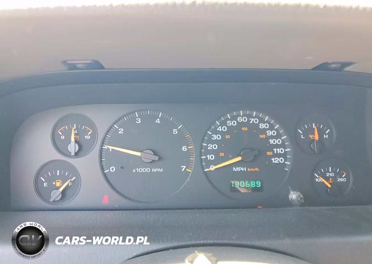 2004 Jeep Grand Cherokee Laredo VIN:1J4GW48S04C331184 - 9