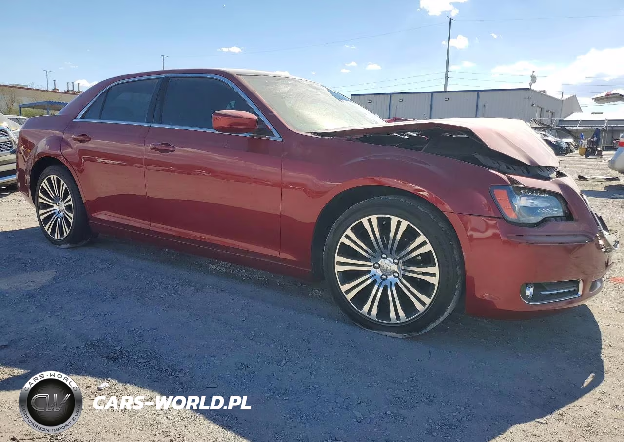 2014 Chrysler 300 S VIN:2C3CCABG2EH121625 - 4