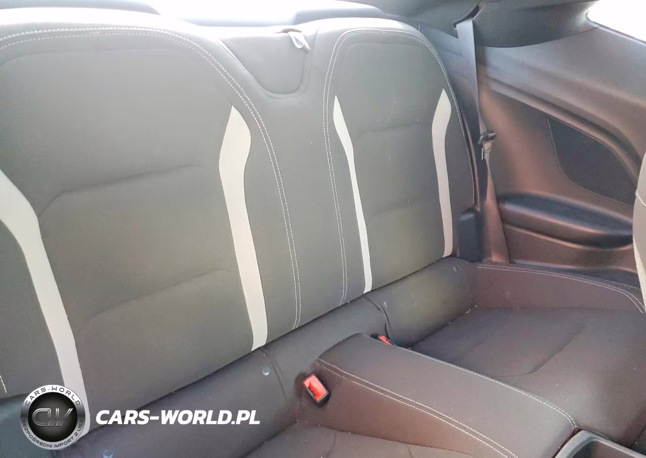 2018 Chevrolet Camaro Lt VIN:1G1FB1RX2J0186614 - 10