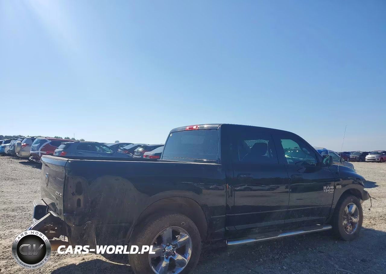 2021 Ram 1500 Classic Tradesman VIN:3C6RR7KT8MG665234 - 3