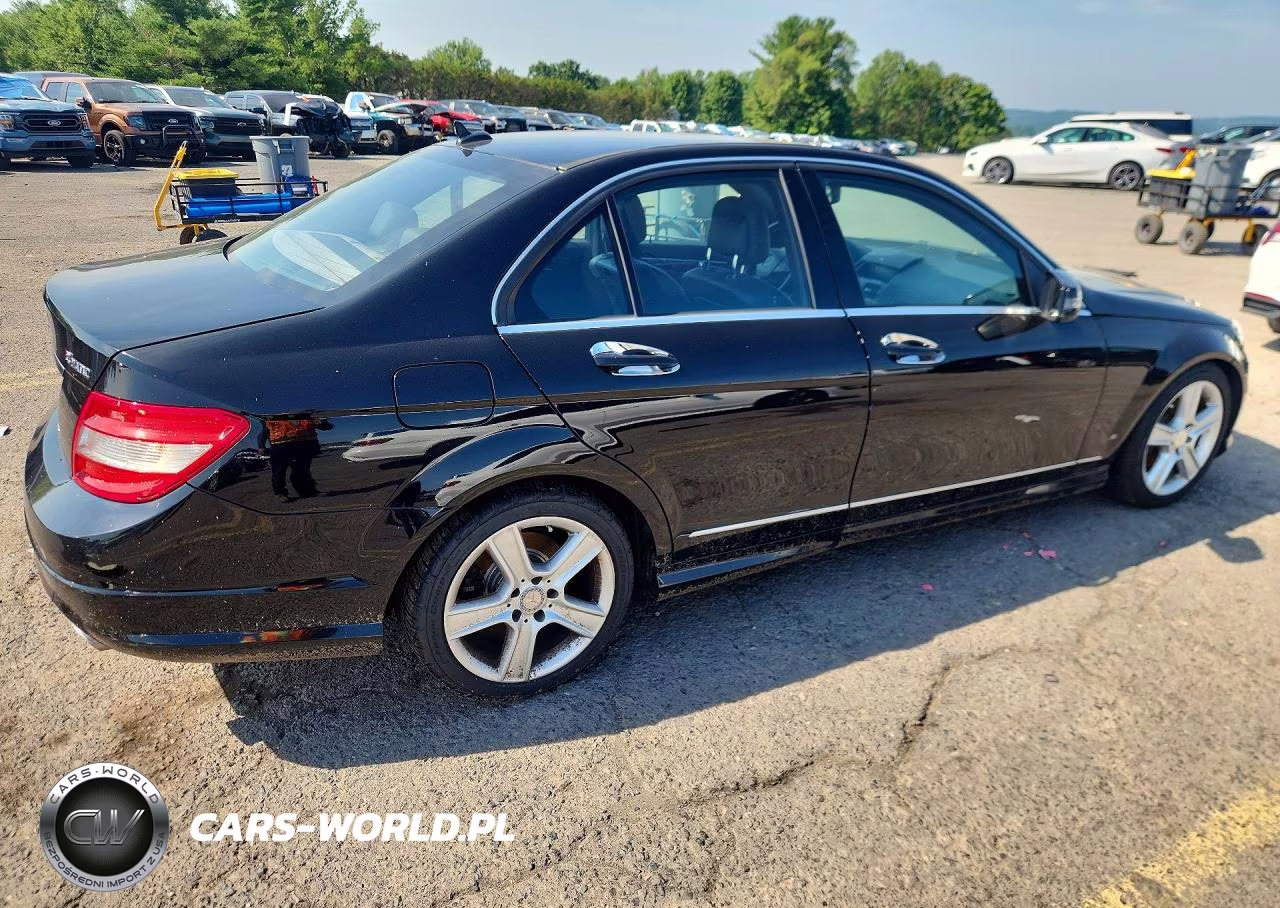 2011 Mercedes-Benz C 300 4Matic VIN:WDDGF8BB6BR177361 - 3