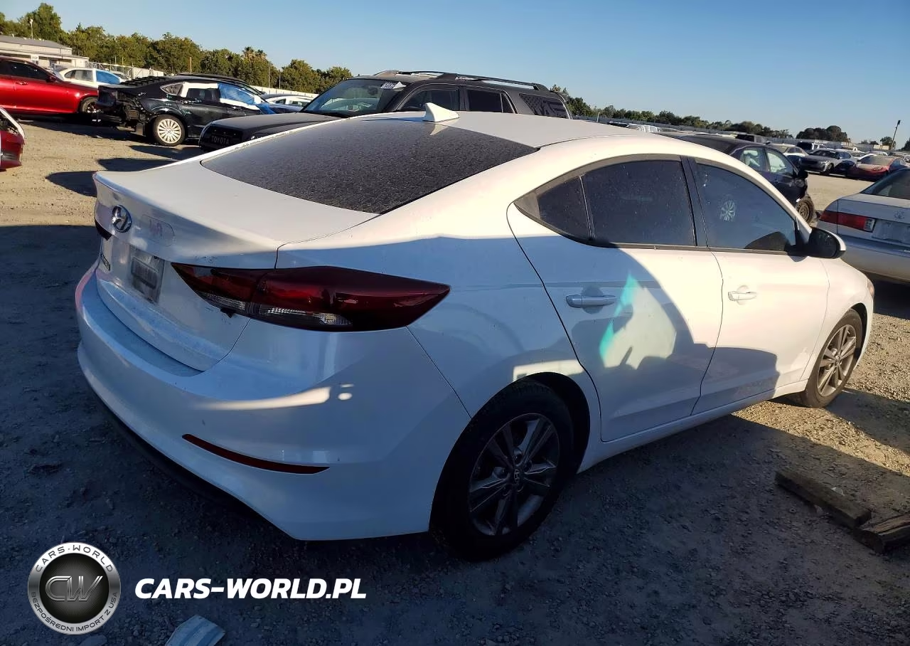 2018 Hyundai Elantra Sel VIN:5NPD84LF9JH241335 - 3