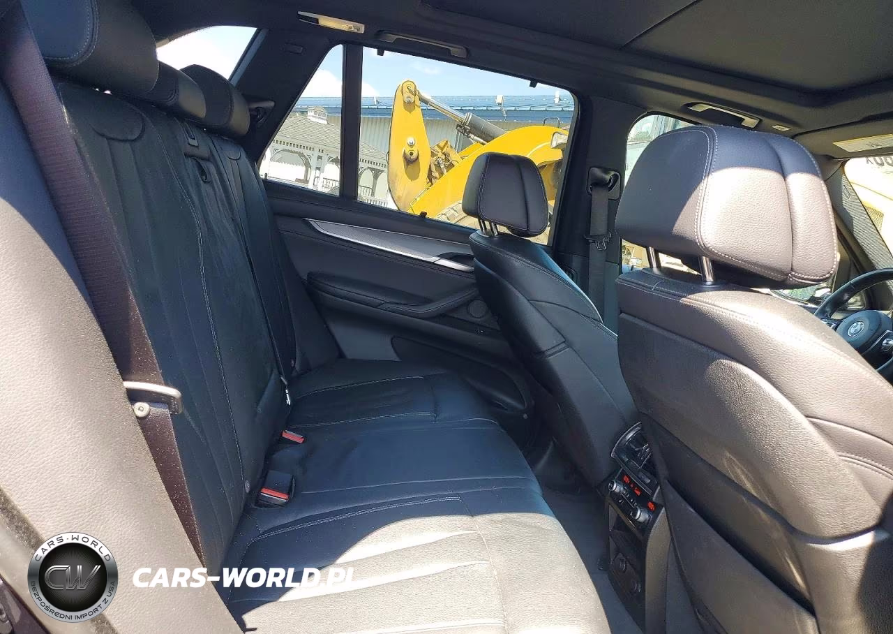 2018 BMW X5 xDrive50I VIN:5UXKR6C51J0U15756 - 11