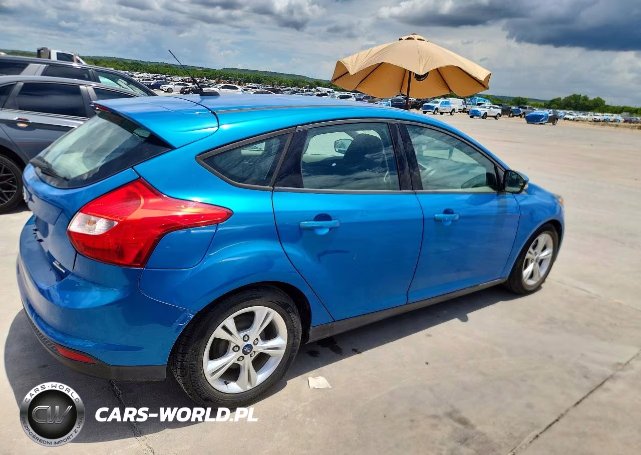 2014 Ford Focus Se VIN:1FADP3K28EL207969 - 3