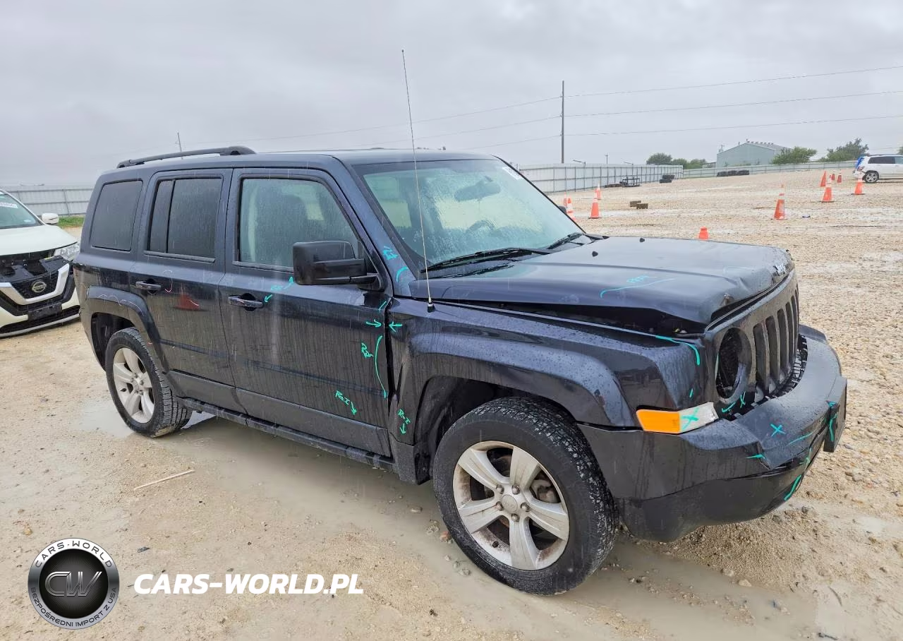 2014 Jeep Patriot Latitude VIN:1C4NJPFB8ED826387 - 4