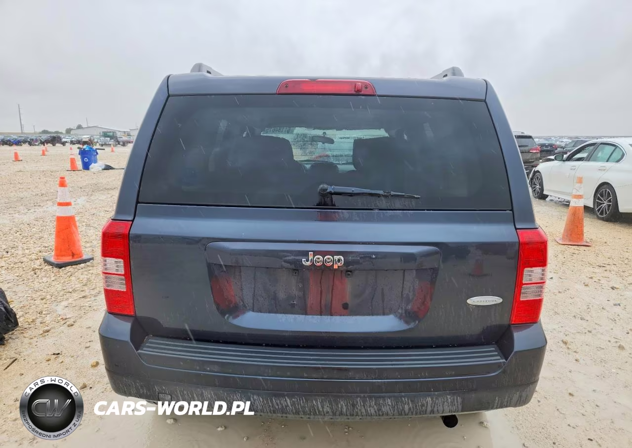 2014 Jeep Patriot Latitude VIN:1C4NJPFB8ED826387 - 6