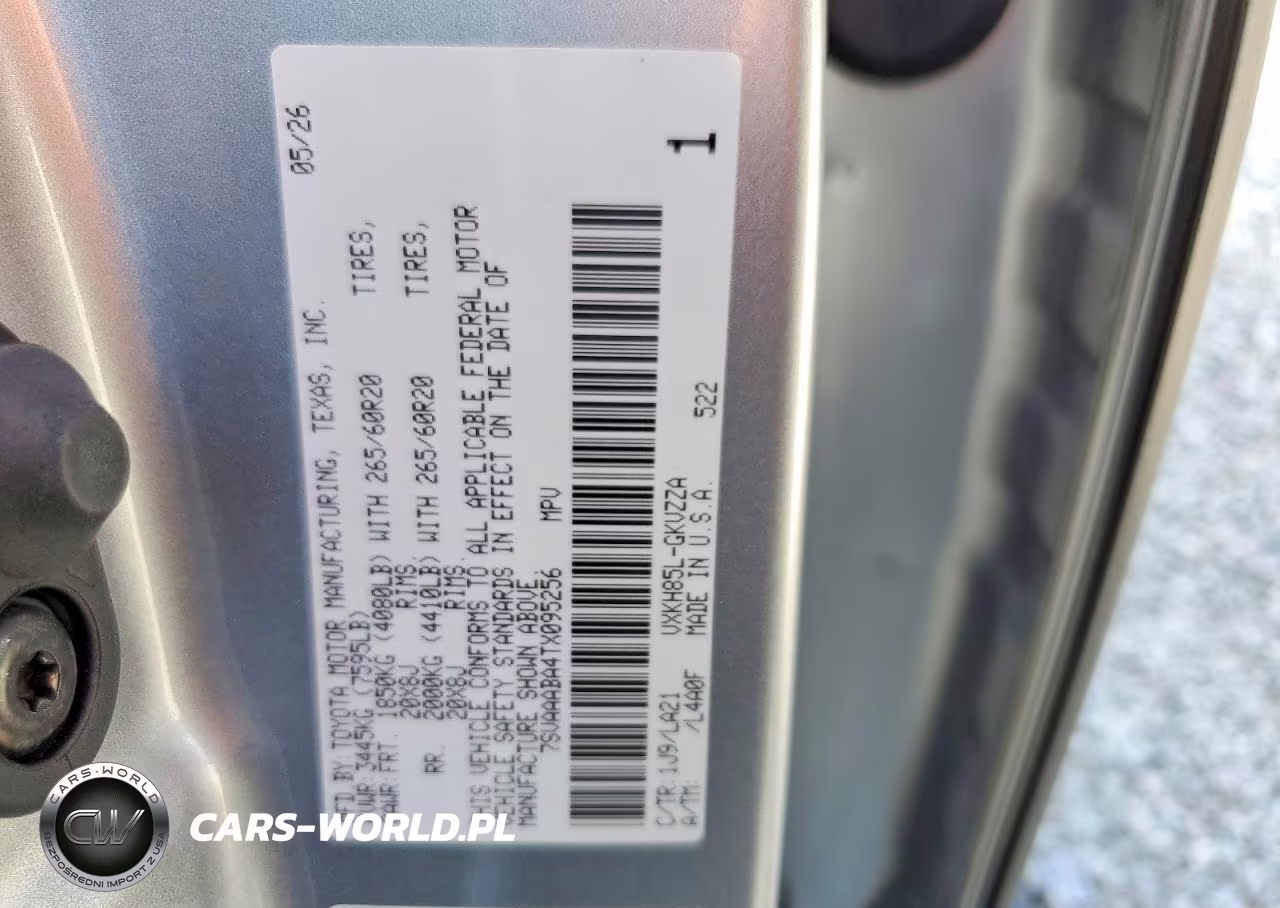 2026 Toyota Sequoia Platinum VIN:7SVAAABA4TX095256 - 13