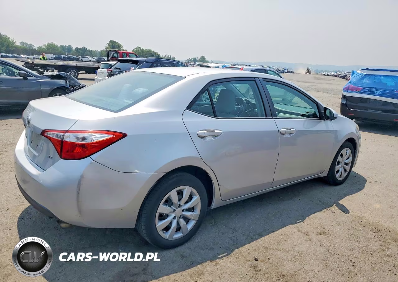 2015 Toyota Corolla Le VIN:2T1BURHE6FC291300 - 3