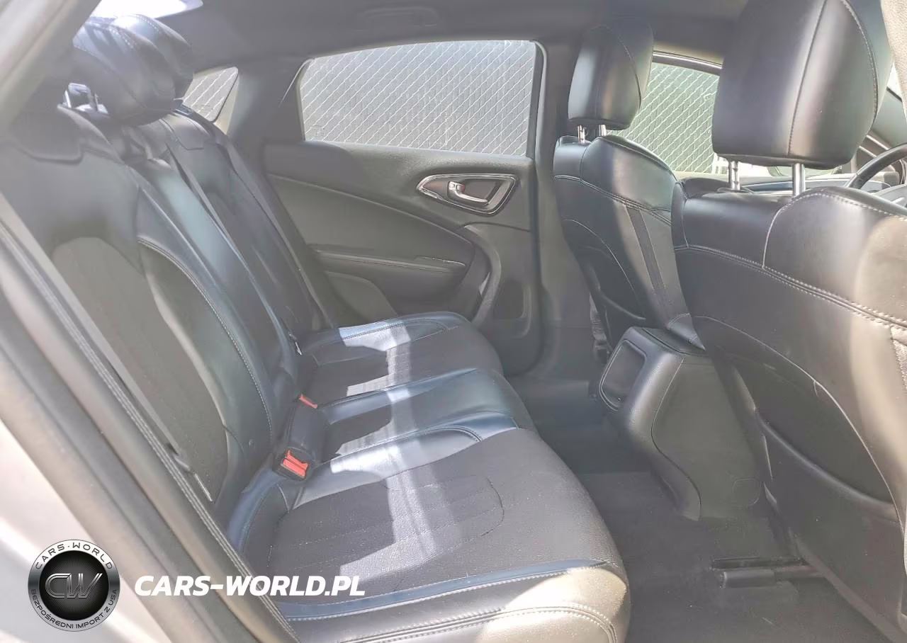 2016 Chrysler 200 S VIN:1C3CCCBB8GN185100 - 10