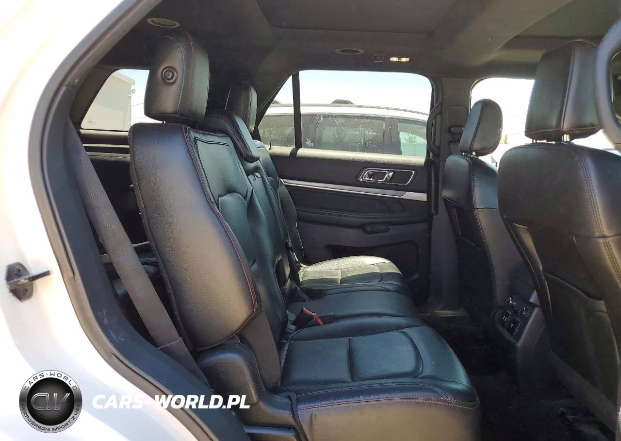 2018 Ford Explorer Sport VIN:1FM5K8GTXJGC72574 - 11