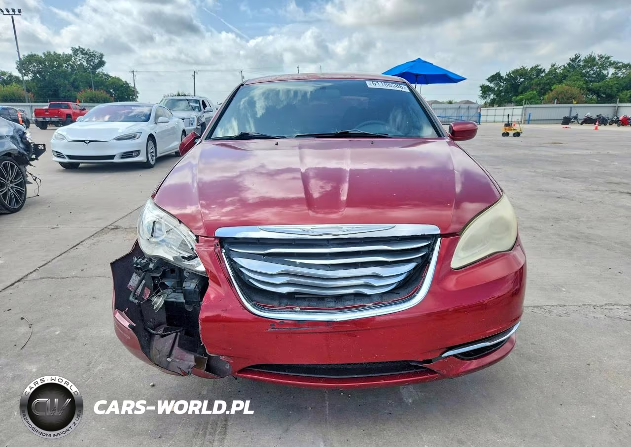 2011 Chrysler 200 Touring VIN:1C3BC1FG2BN538896 - 5