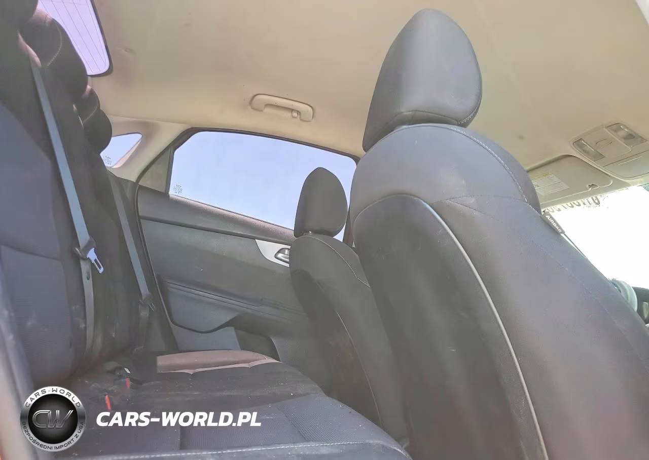 2023 Kia Forte Lxs VIN:3KPF24AD4PE654658 - 10