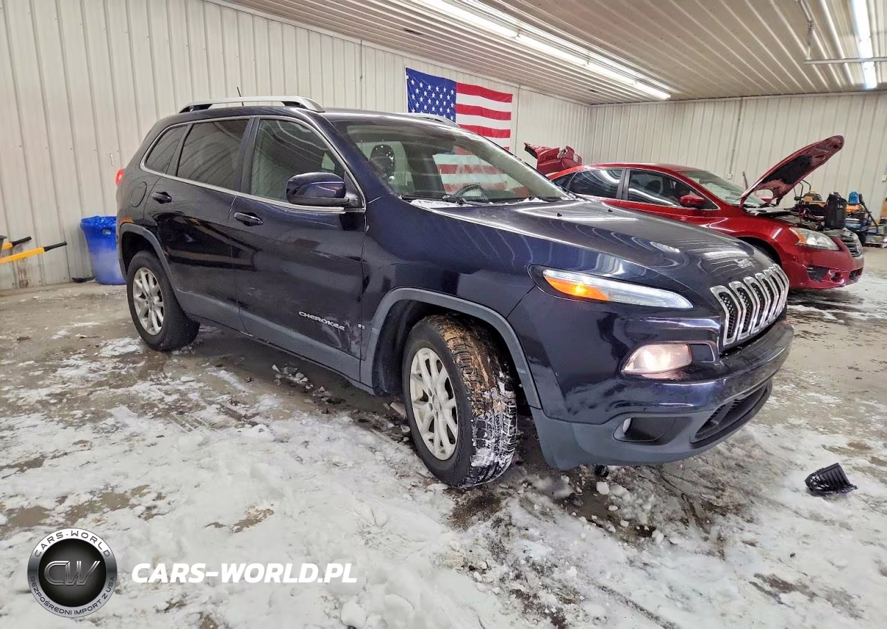 2015 Jeep Cherokee Latitude VIN:1C4PJMCSXFW541319 - 4