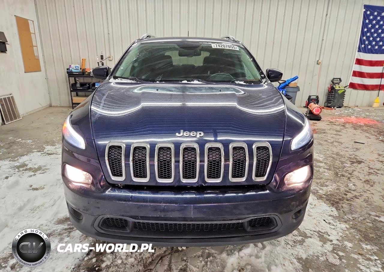 2015 Jeep Cherokee Latitude VIN:1C4PJMCSXFW541319 - 5