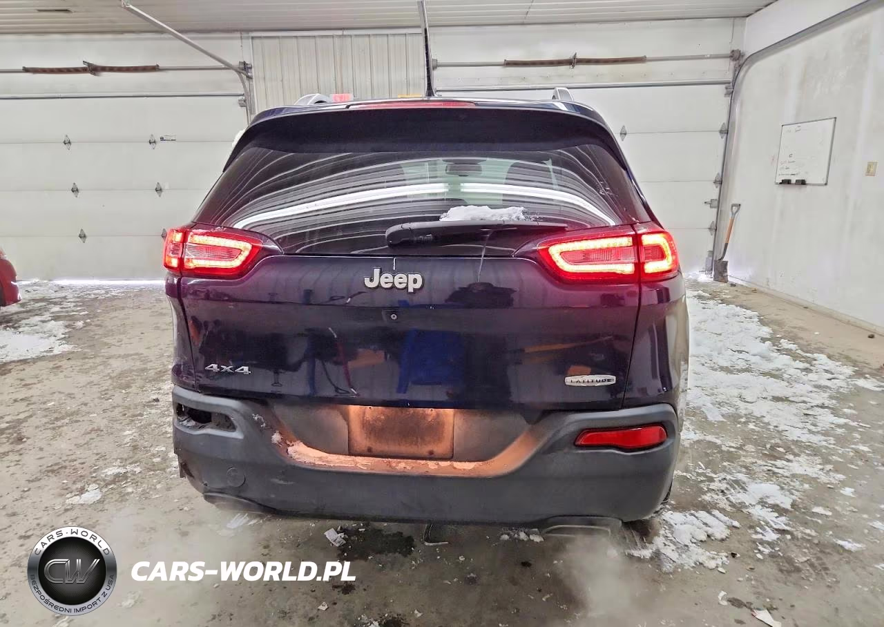 2015 Jeep Cherokee Latitude VIN:1C4PJMCSXFW541319 - 6