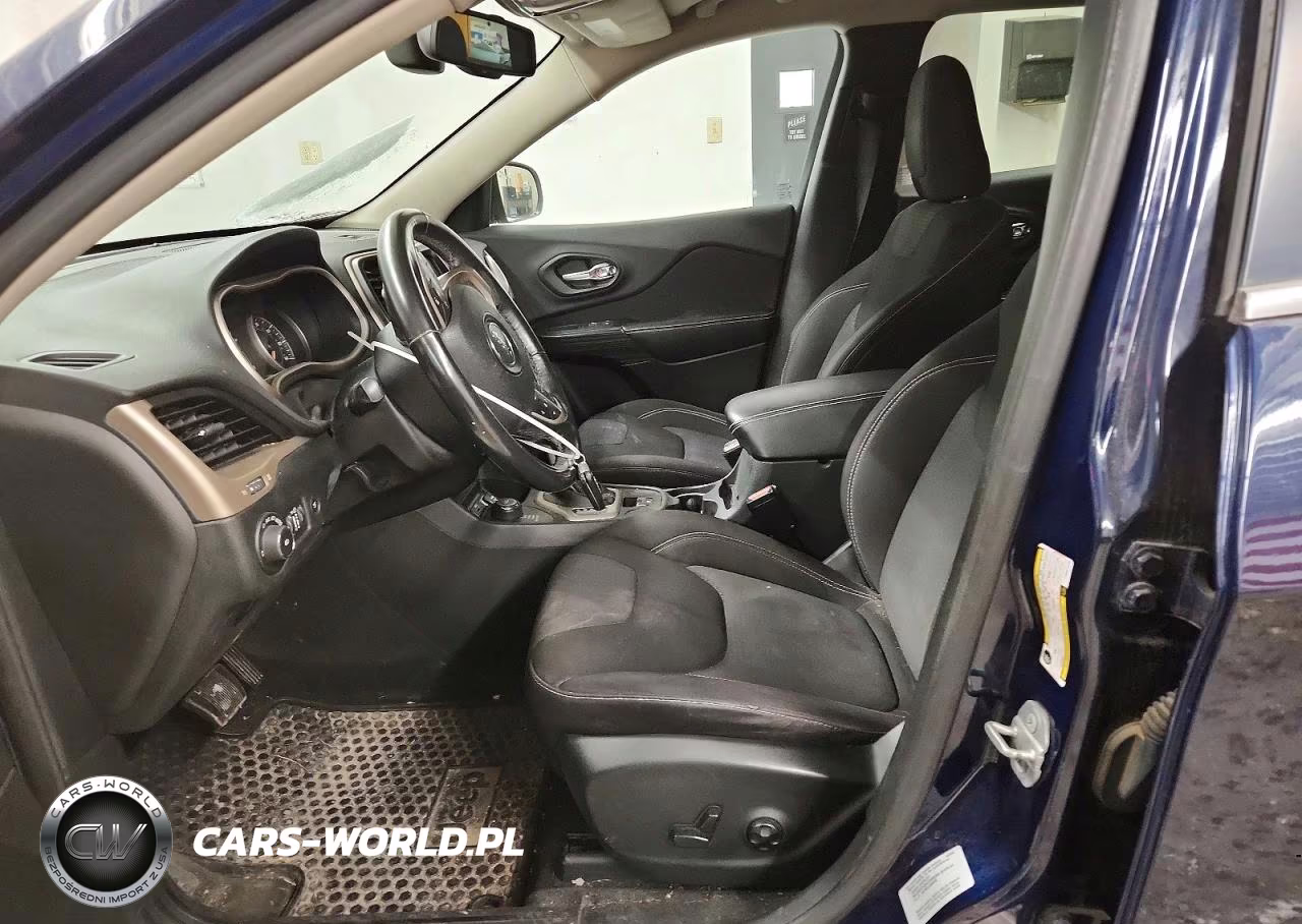 2015 Jeep Cherokee Latitude VIN:1C4PJMCSXFW541319 - 7