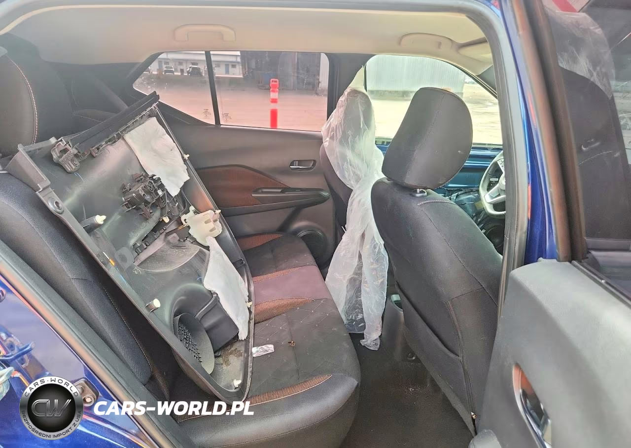 2018 Nissan Kicks Sr VIN:3N1CP5CU3JL545153 - 10
