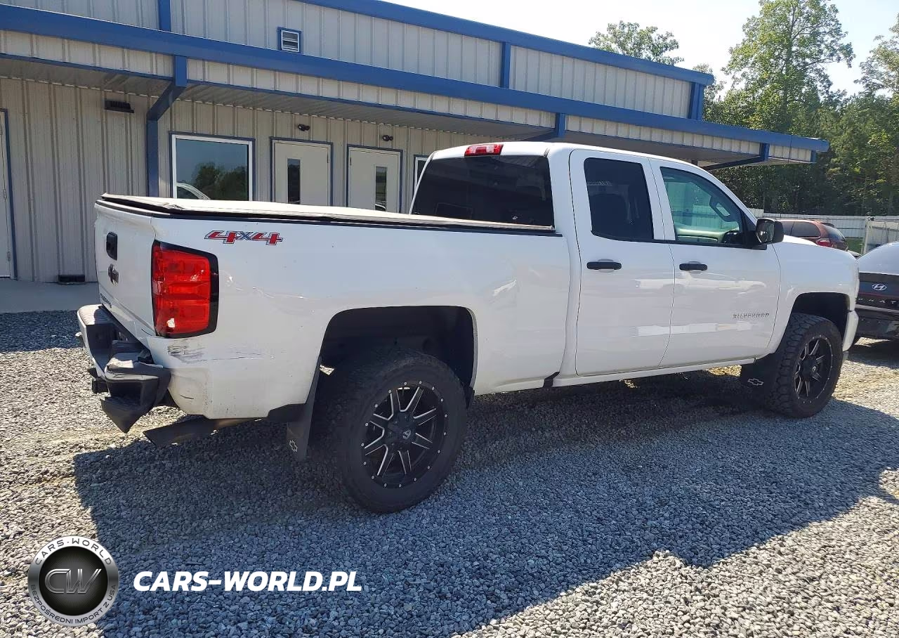 2017 Chevrolet Silverado K1500 Custom VIN:1GCVKPEC7HZ175459 - 3