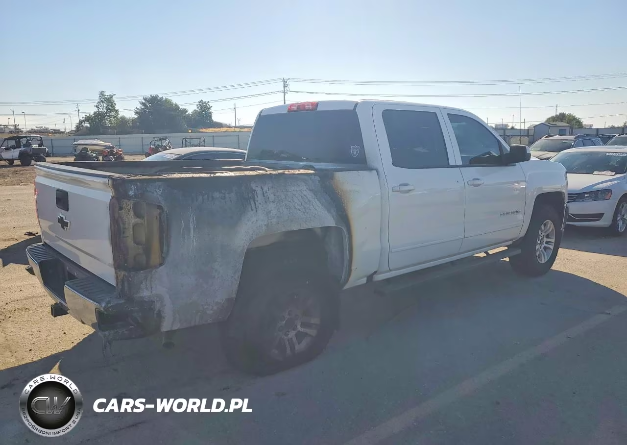 2018 Chevrolet Silverado K1500 Lt VIN:3GCUKRECXJG383333 - 3