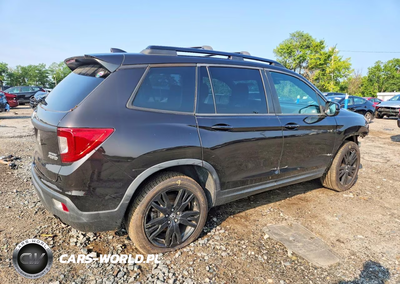 2019 Honda Passport Sport VIN:5FNYF8H2XKB016670 - 3
