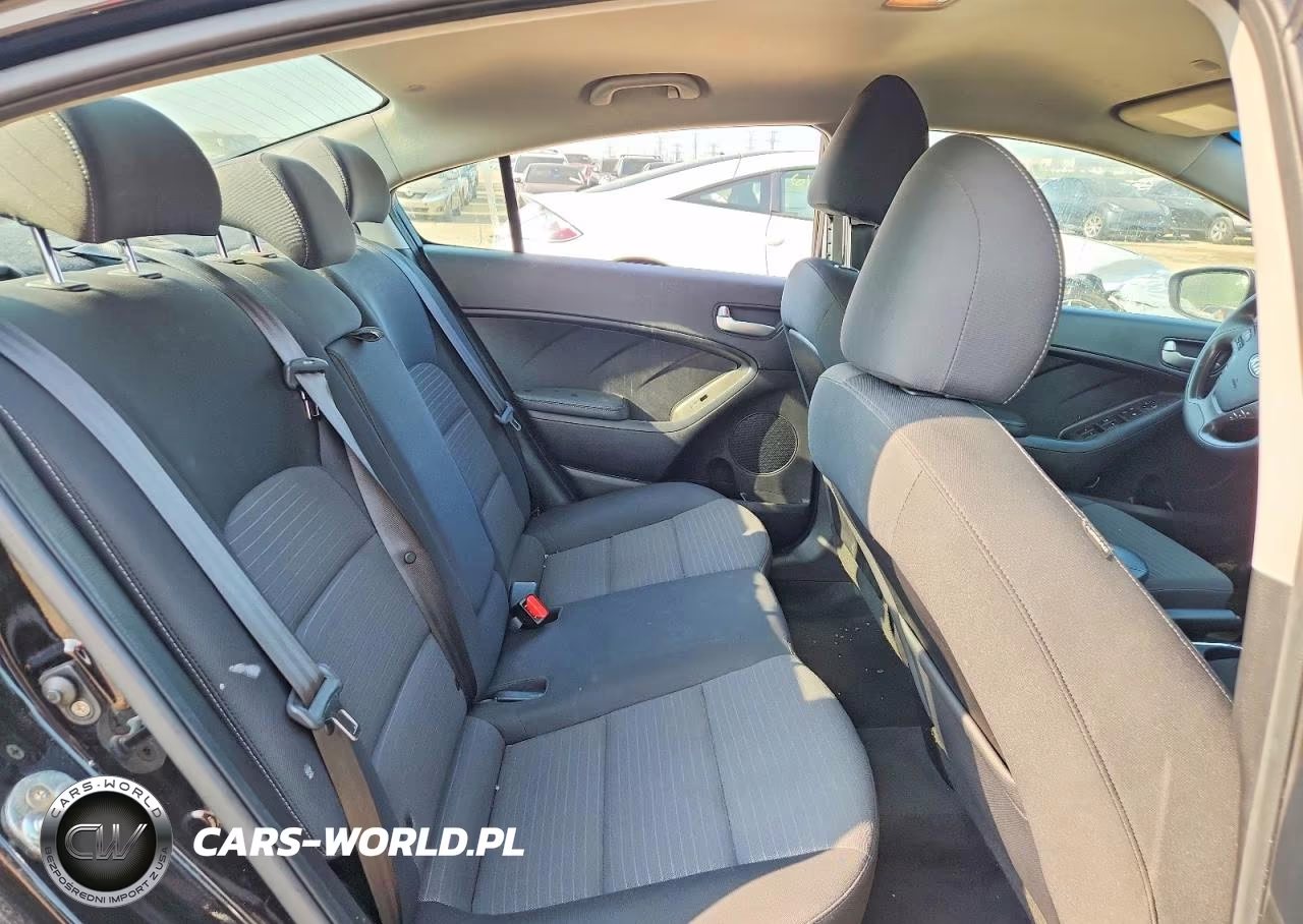 2018 Kia Forte Lx VIN:3KPFL4A70JE172963 - 10