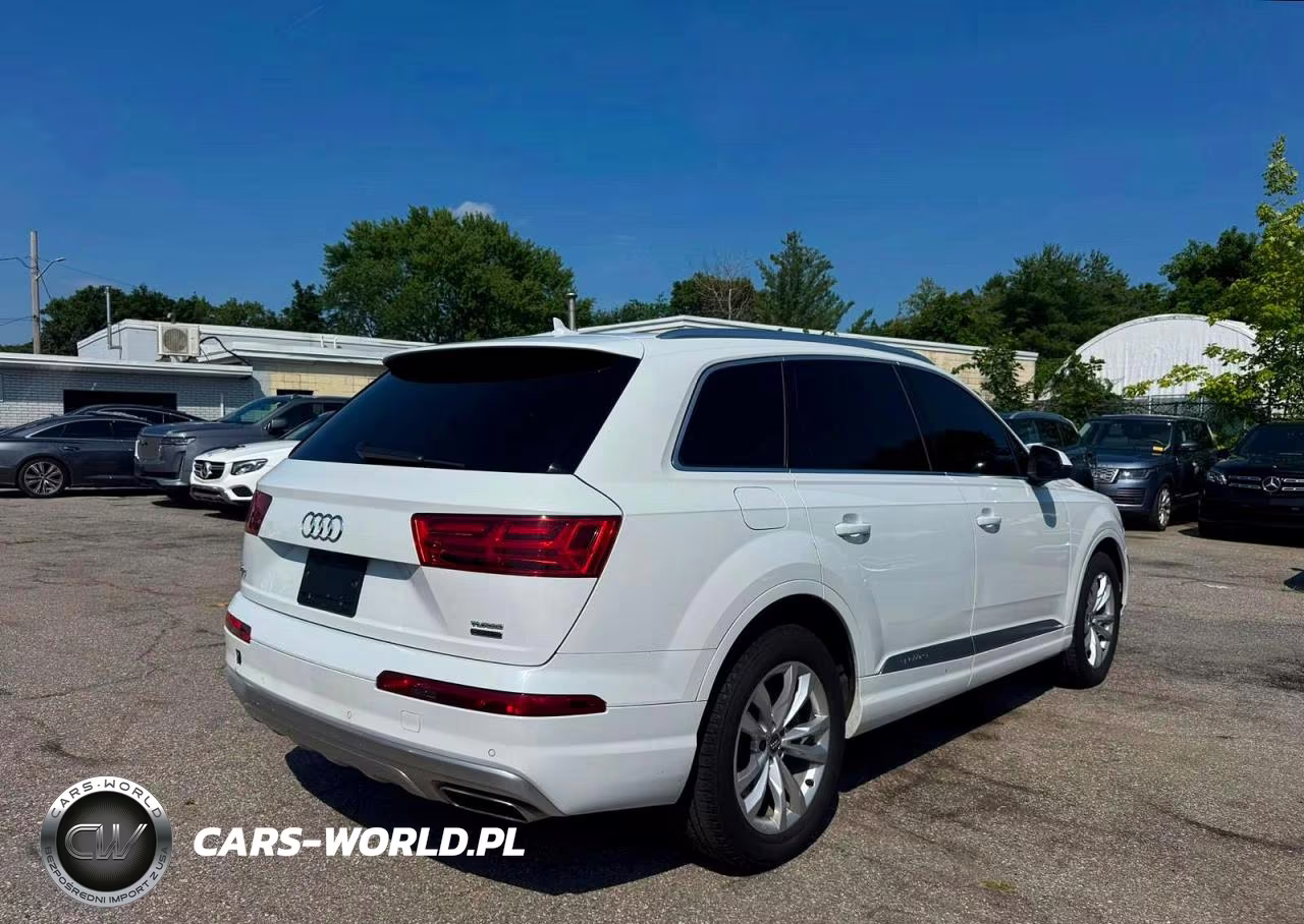 2018 Audi Q7 Premium Plus VIN:WA1LHAF7XJD045466 - 4