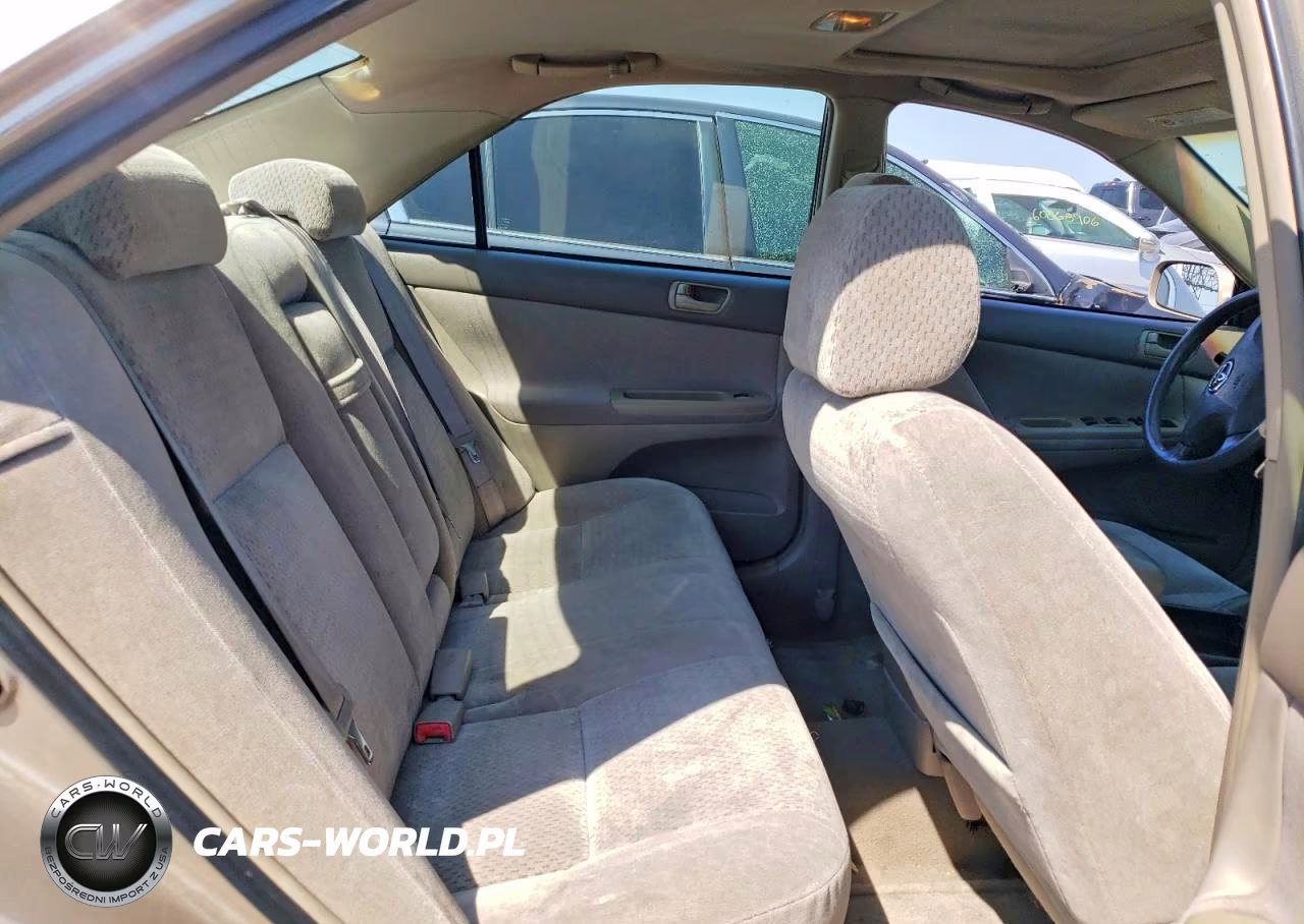2002 Toyota Camry Le VIN:4T1BE32K72U569638 - 10