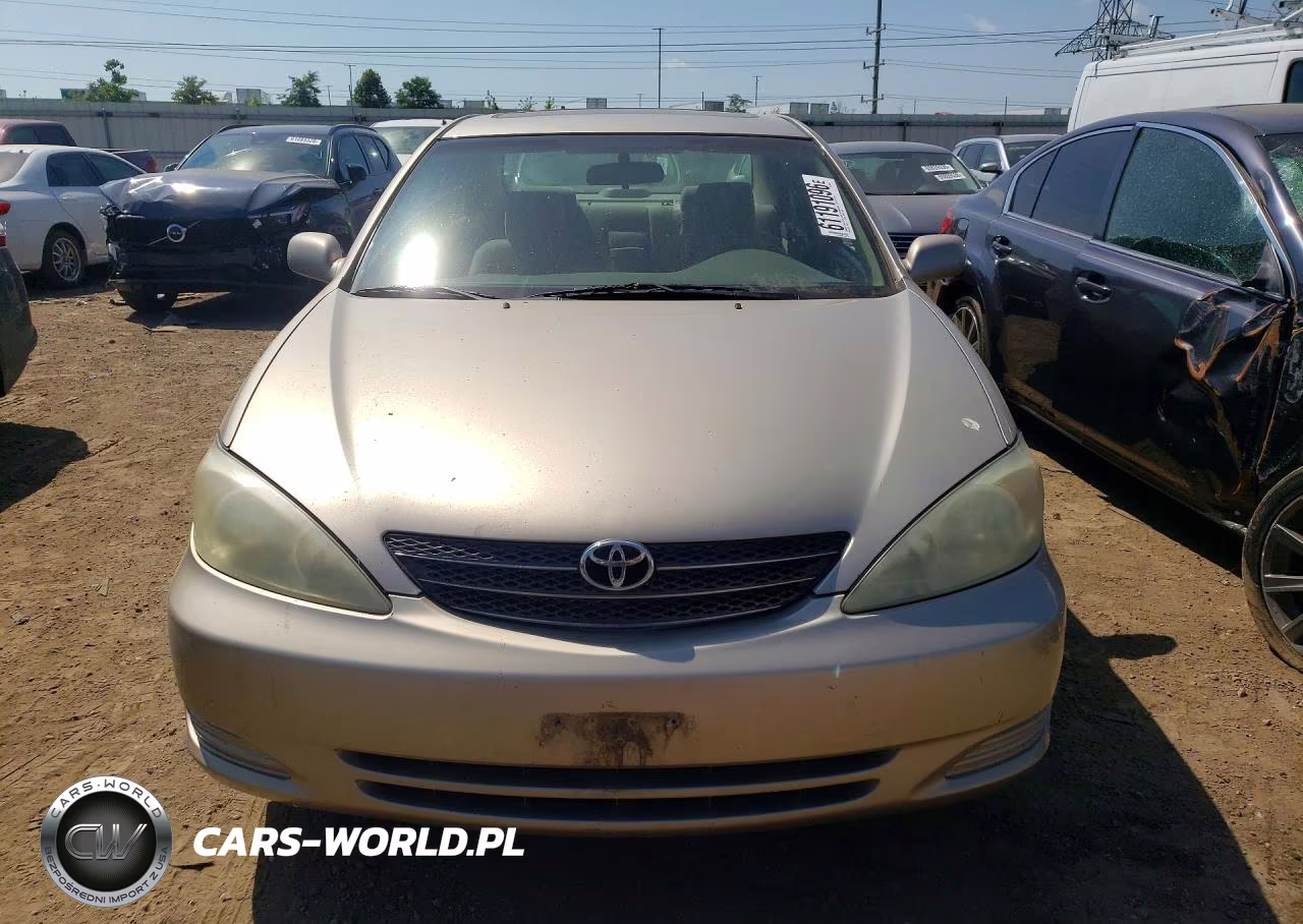 2002 Toyota Camry Le VIN:4T1BE32K72U569638 - 5