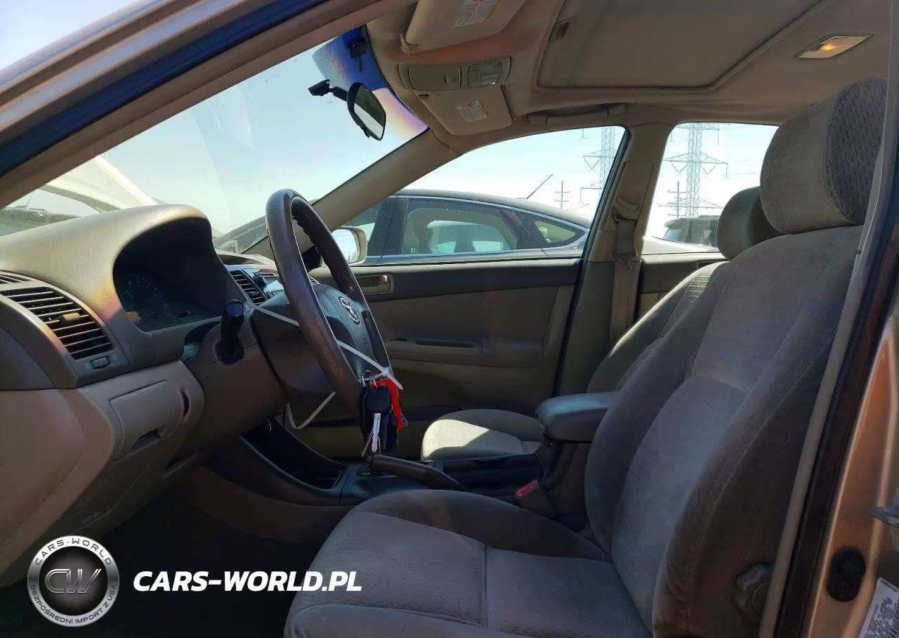 2002 Toyota Camry Le VIN:4T1BE32K72U569638 - 7