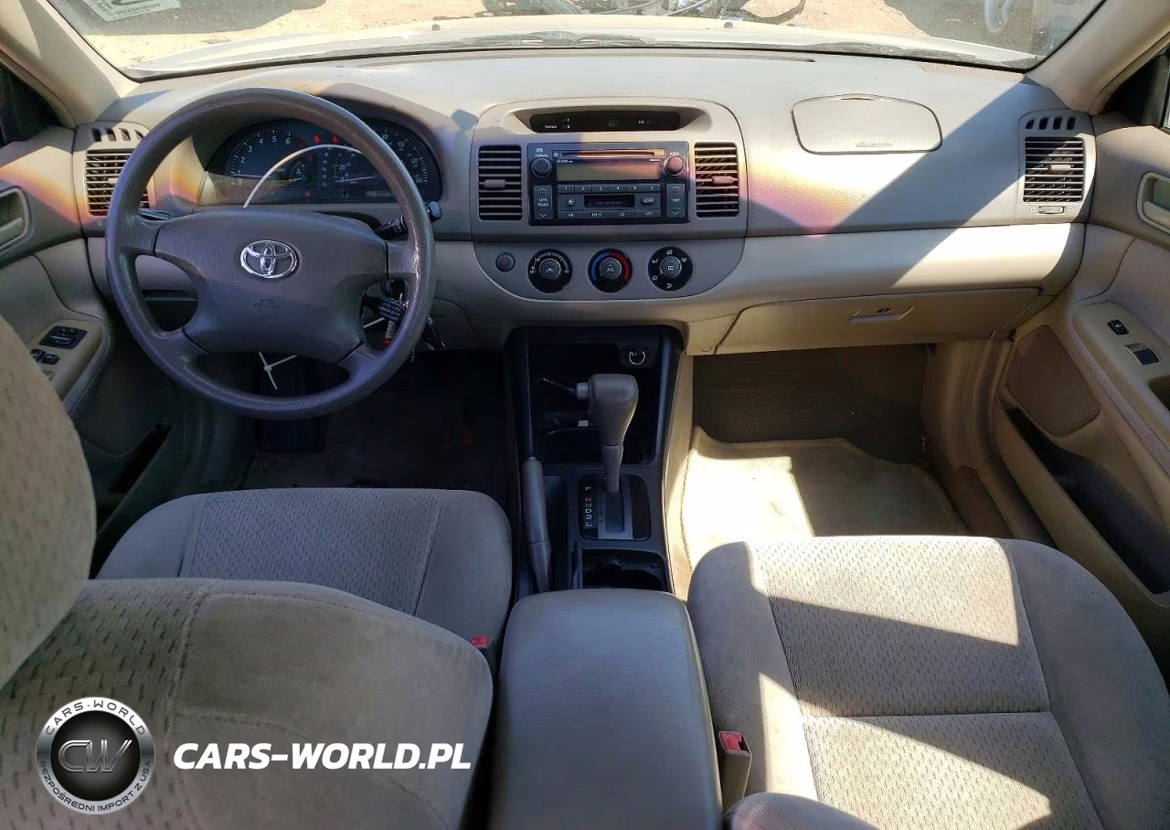 2002 Toyota Camry Le VIN:4T1BE32K72U569638 - 8